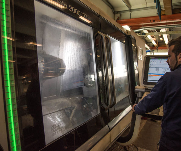 DMG Mori, tornio multitasking 5 assi